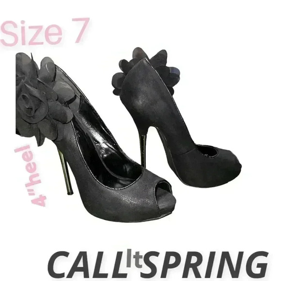Call IT Spring Black Stilettos with beautiful Flower - Picture 1 of 15